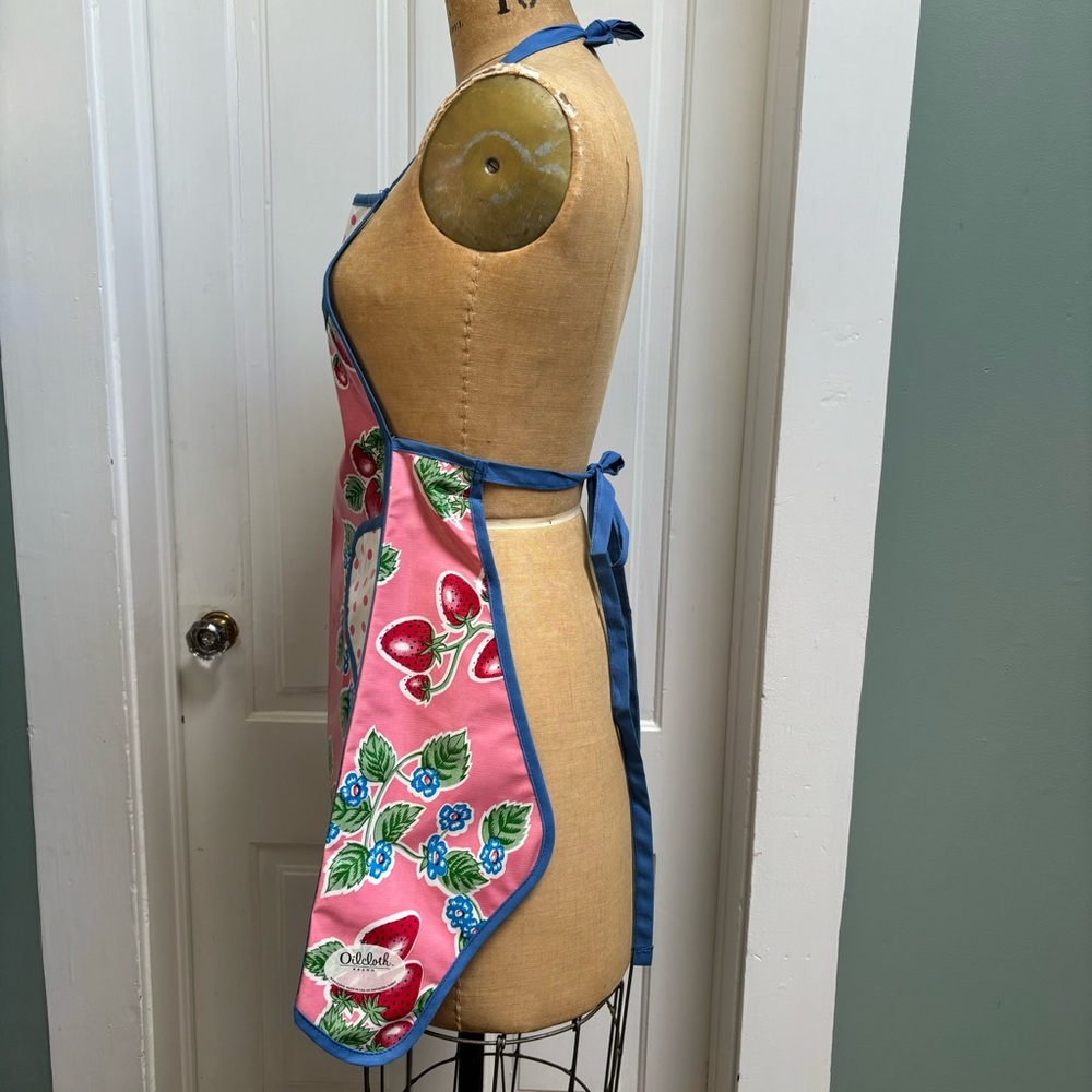 Oilcloth Pink Strawberry Print Apron - Picture 5 of 6